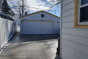 2156 Bush Ave E, Saint Paul, MN 55119 - Photo 3