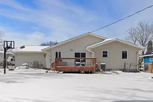 951 Swift Street S, Shakopee, MN 55379 - Photo 67