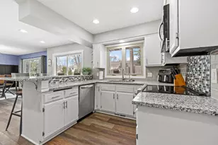 2680 Holly Ln N, Plymouth, MN 55447 - Photo 9