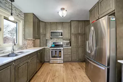 11230 48th Avenue N, Plymouth, MN 55442 - Photo 5