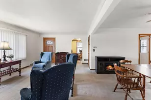 821 16th Ave N, South Saint Paul, MN 55075 - Photo 5