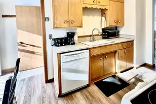 1064 Glenhill Rd, Saint Paul, MN 55126 - Photo 7