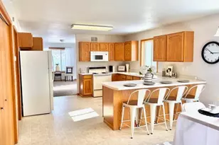 303 Main Ave S, Roseau, MN 56751 - Photo 3