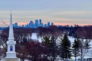 7600 Golden Valley Rd, Golden Valley, MN 55427 - Photo 3