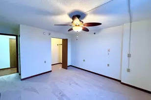 7600 Golden Valley Rd, Golden Valley, MN 55427 - Photo 5