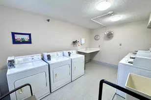 7600 Golden Valley Rd, Golden Valley, MN 55427 - Photo 15