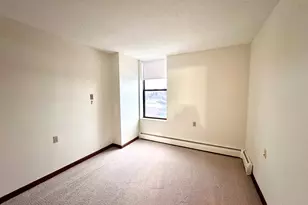 7600 Golden Valley Rd, Golden Valley, MN 55427 - Photo 9