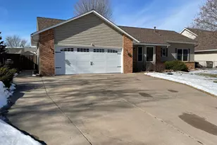 1458 Erickson Dr, Hastings, MN 55033 - Photo 3