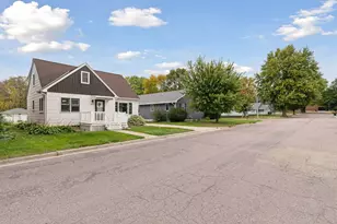 210 N Renville St, Winthrop, MN 55396 - Photo 33