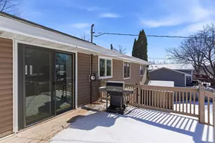 2575 Aladdin St, Roseville, MN 55113 - Photo 7