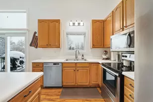 2814 Village Green Dr, Moorhead, MN 56560 - Photo 11