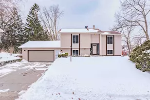 110912 Von Hertzen Cir, Chaska, MN 55318 - Photo 1