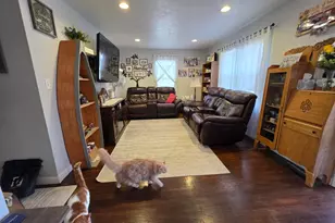 106 8th Ave SW, Pipestone, MN 56164 - Photo 3