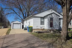 106 8th Ave SW, Pipestone, MN 56164 - Photo 1