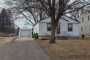 106 8th Ave SW, Pipestone, MN 56164 - Photo 1