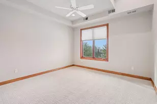 555 Oak Ridge Pl, Hopkins, MN 55305 - Photo 17