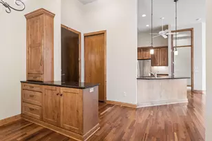 555 Oak Ridge Pl, Hopkins, MN 55305 - Photo 3