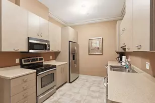 555 Oak Ridge Pl, Hopkins, MN 55305 - Photo 39