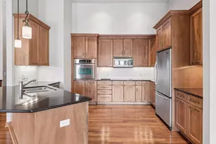 555 Oak Ridge Pl, Hopkins, MN 55305 - Photo 11