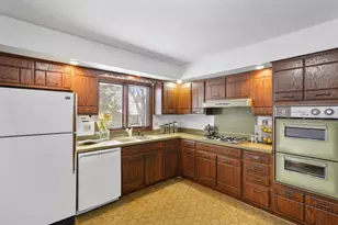 6065 Oakwood Rd, Woodbury, MN 55125 - Photo 5