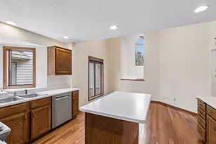 7438 Cahill Rd, Edina, MN 55439 - Photo 21