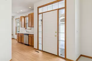 481 Meadowood Ln, Burnsville, MN 55337 - Photo 5