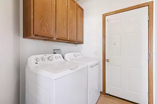 481 Meadowood Ln, Burnsville, MN 55337 - Photo 45