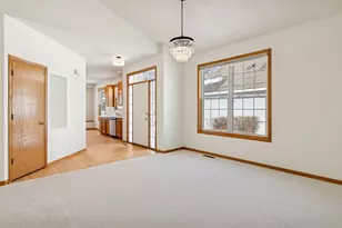 481 Meadowood Ln, Burnsville, MN 55337 - Photo 9