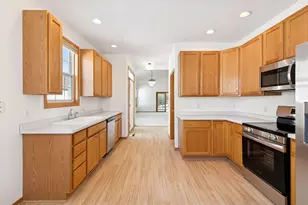 481 Meadowood Ln, Burnsville, MN 55337 - Photo 21