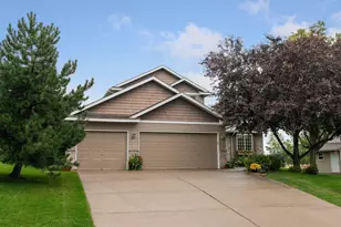 1124 Pond Curv, Waconia, MN 55387 - Photo 17