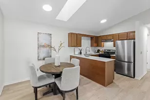 975 Pondview Ct, Vadnais Heights, MN 55127 - Photo 1