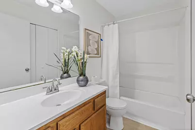 975 Pondview Court, Vadnais Heights, MN 55127 - Photo 15