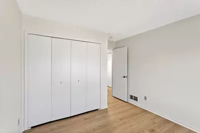 975 Pondview Court, Vadnais Heights, MN 55127 - Photo 17