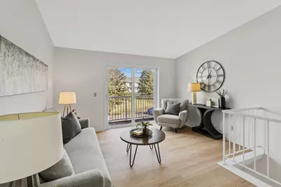 975 Pondview Court, Vadnais Heights, MN 55127 - Photo 9