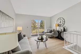 975 Pondview Ct, Vadnais Heights, MN 55127 - Photo 9