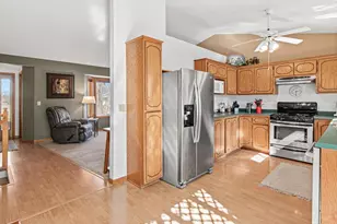 7109 Upper 36th St N, Oakdale, MN 55128 - Photo 17