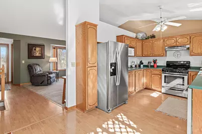 7109 Upper 36th Street N, Oakdale, MN 55128 - Photo 11