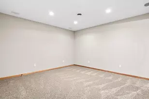 7109 Upper 36th St N, Oakdale, MN 55128 - Photo 31