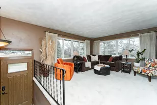 1073 Forest Hills Dr SW, Rochester, MN 55902 - Photo 3