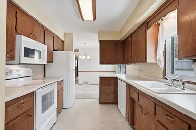 9121 61 1/2 Avenue N, New Hope, MN 55428 - Photo 15