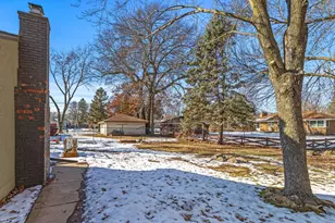 1205 Laurie Rd W, Roseville, MN 55113 - Photo 29