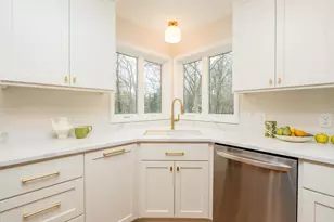 4809 Four Seasons Dr, Eagan, MN 55122 - Photo 7