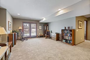 369 Sophia Ave E, Maplewood, MN 55117 - Photo 23