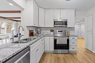 8508 Waters Edge Dr, Chanhassen, MN 55317 - Photo 13