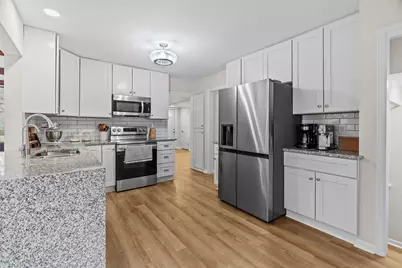 8508 Waters Edge Drive, Chanhassen, MN 55317 - Photo 11