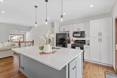 1113 Emerson Court, Burnsville, MN 55337 - Photo 5