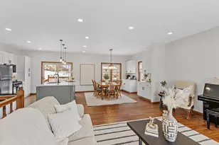 1113 Emerson Ct, Burnsville, MN 55337 - Photo 3