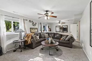 2084 Parkview Ln, Woodbury, MN 55125 - Photo 25