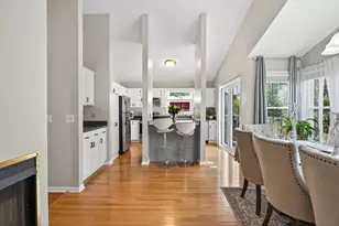 2084 Parkview Ln, Woodbury, MN 55125 - Photo 11