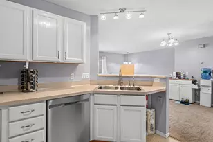 11863 River Hills Dr, Burnsville, MN 55337 - Photo 5